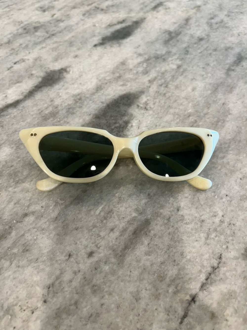 Vintage Wilson Cat-Eye Women's Sunglasses in Ivory